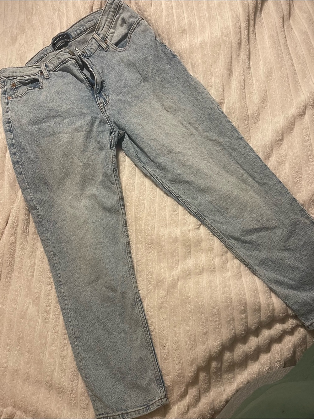 Aeropostale Women’s Light Blue Straight-Leg Mom Jean